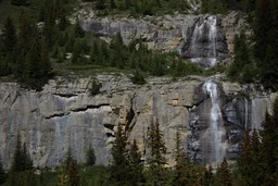 Wall of waterfalls along the Siffleur River